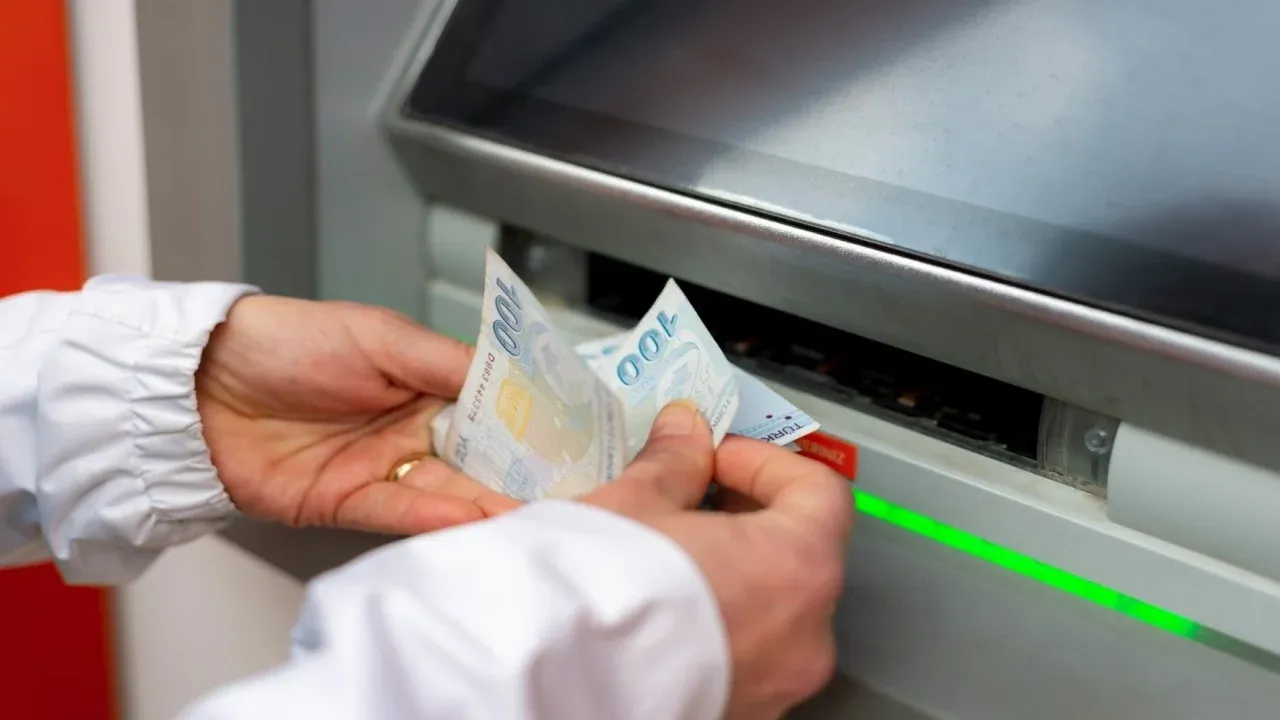 ATM dolandırıcılarından yeni tuzak! Sakın bu tuşa basmayın, tüm paranız çalınabilir!