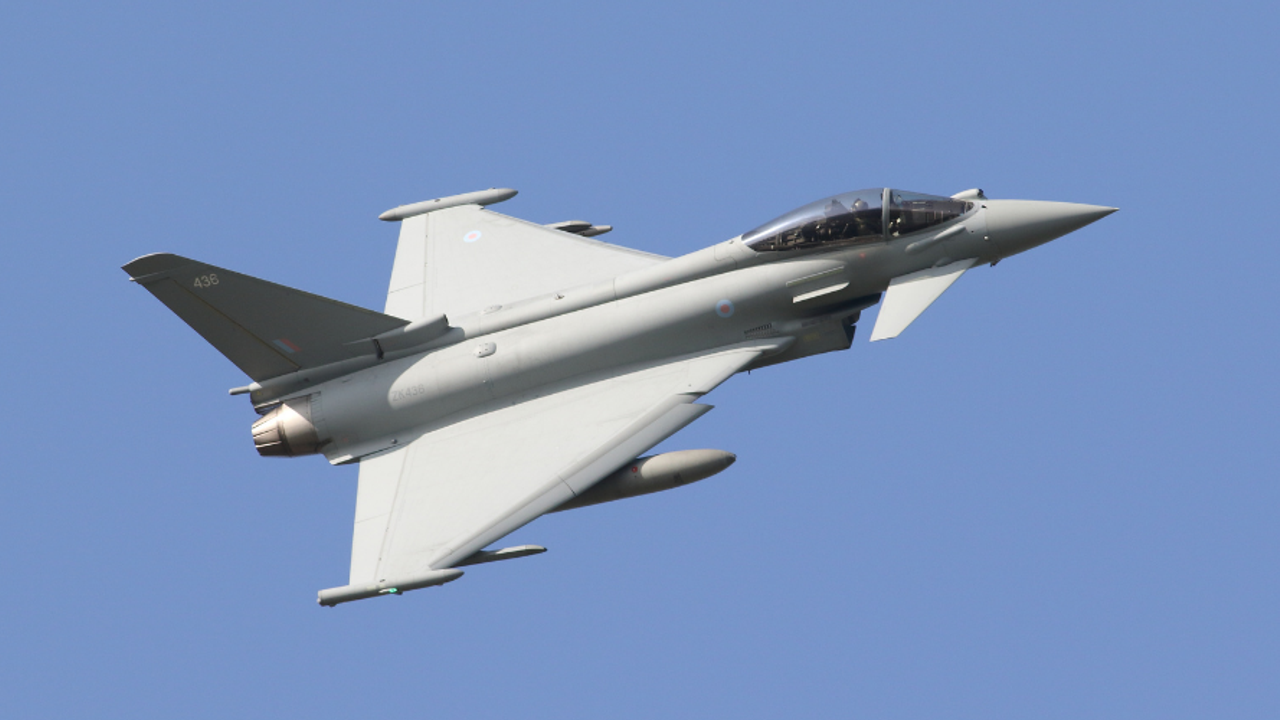 Türkiye ile İngiltere arasında 5,4 milyar sterlinlik Eurofighter anlaşmasını Hande Fırat yorumladı!