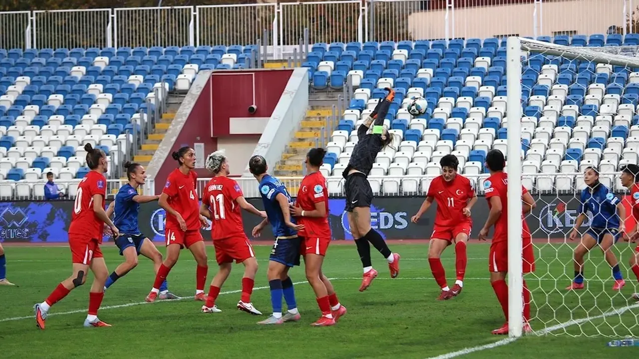 A Milli Kadın Futbol Takımı Priştine’de Kosova’yı farklı geçti