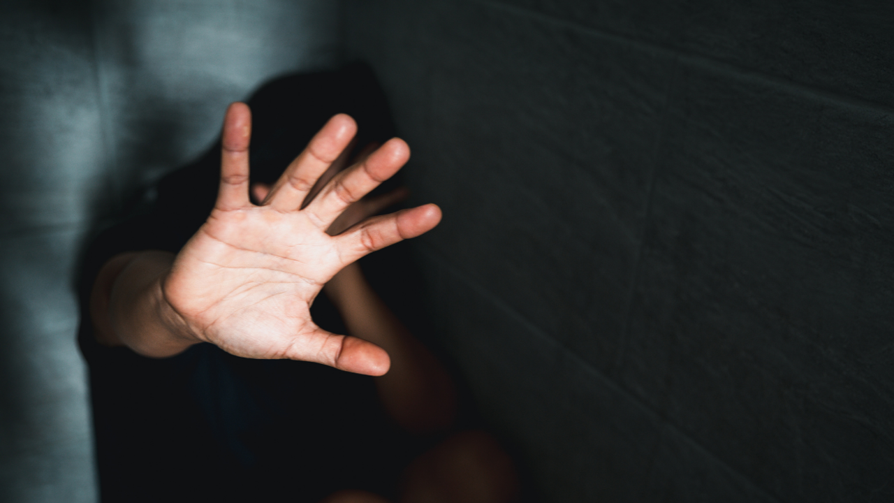 Fransa'dan tarihi karar: Rızasız her temas tecavüz sayılacak!