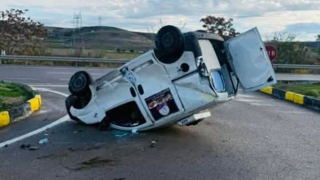 Ankara-Ayaş yolunda kaza: Ticari araç takla attı, 1 kişi yaralandı