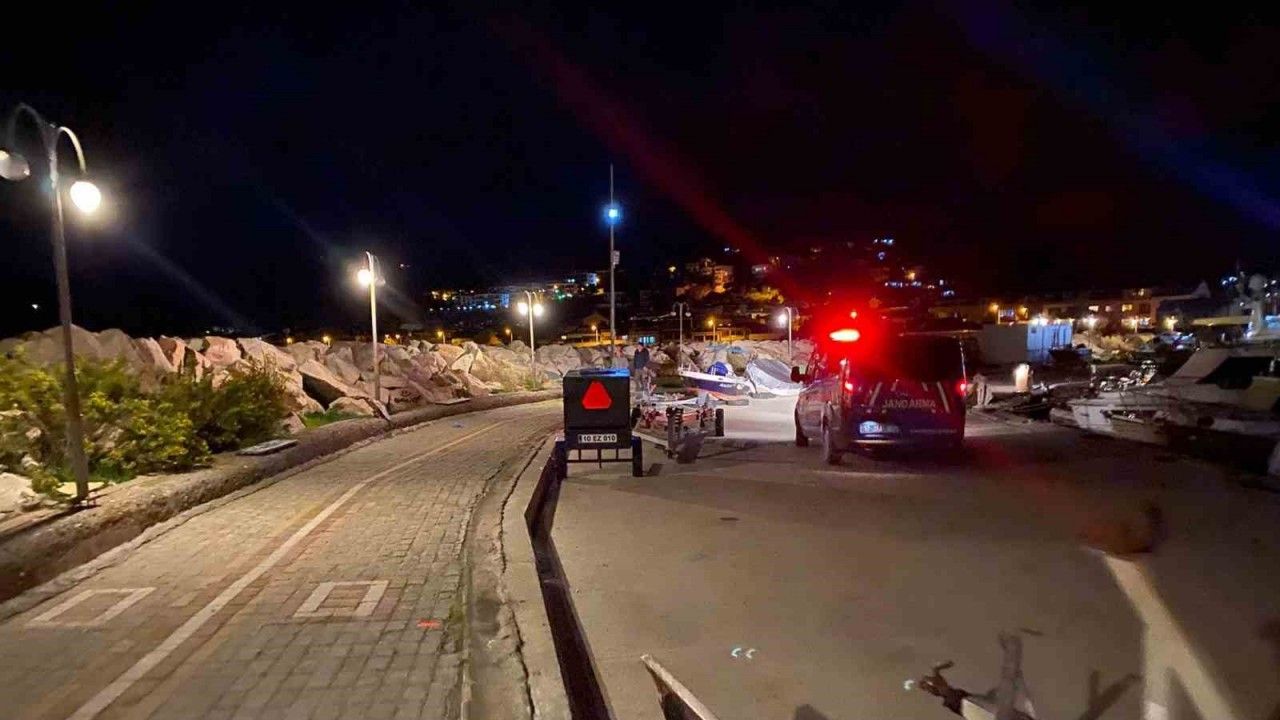 Çanakkale’de limanda korkunç olay: Kayalıklarda bir kişi ölü bulundu