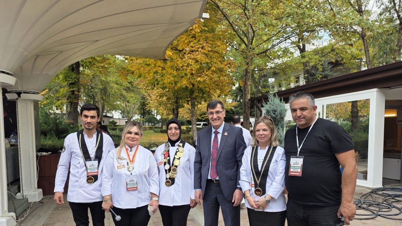 Kütahya Belediye Başkanı Kahveci, Ankara Gastrofest’te şeflere destek verdi