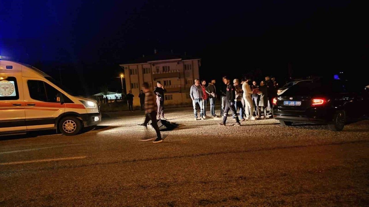Malatya’da hafif ticari araç yayaya çarptı