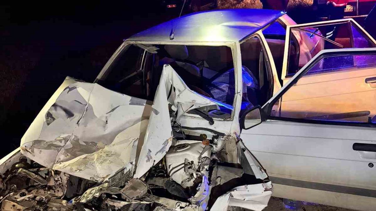 Polatlı’da feci kaza! Otomobil traktöre çarptı, 1 kişi öldü