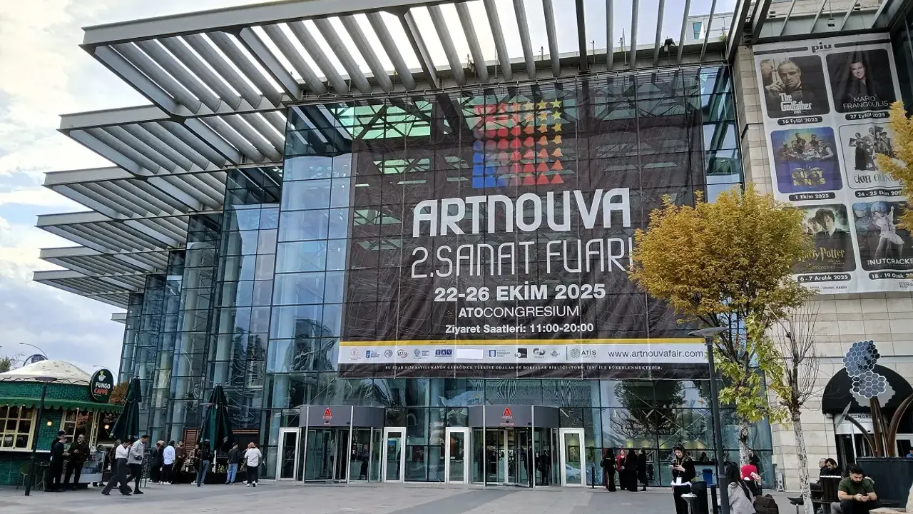 Başkent, ArtNouva Sanat Fuarıyla renklendi