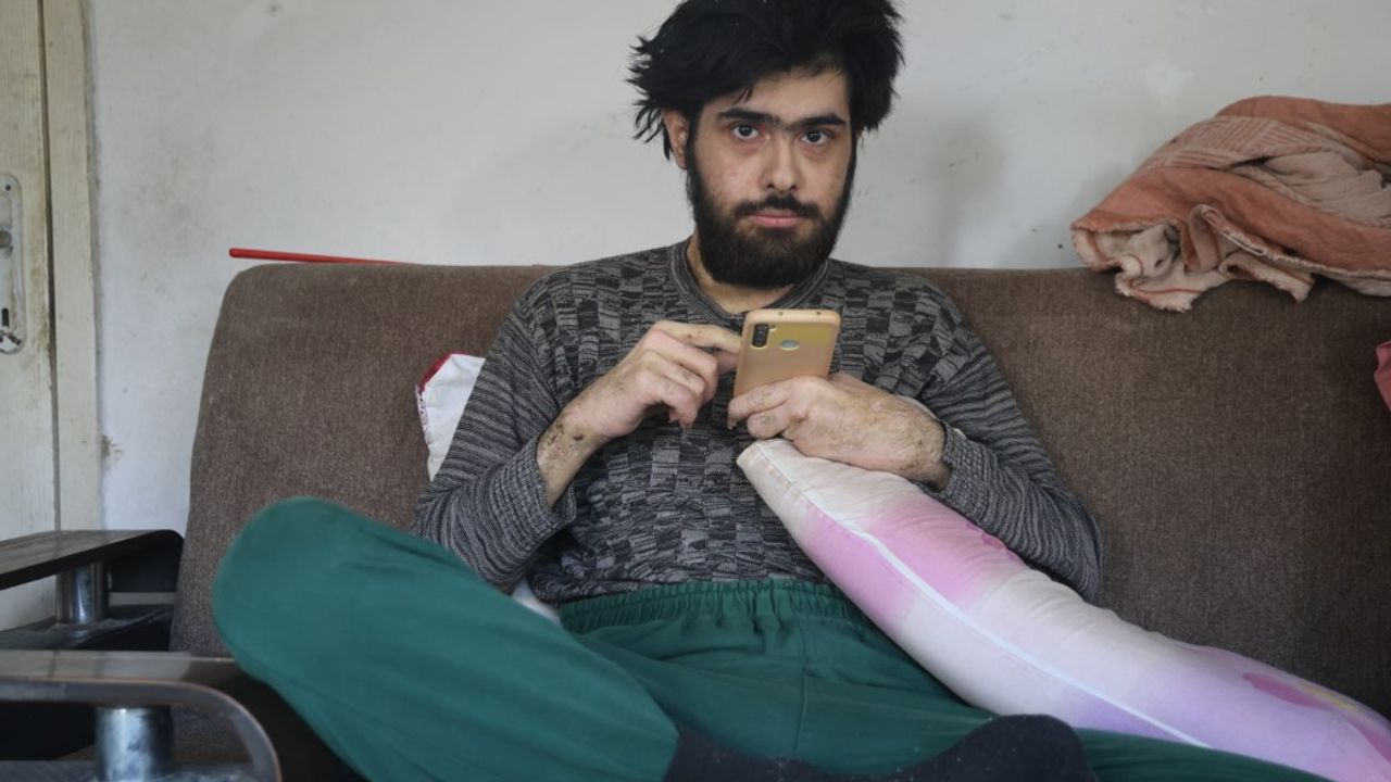 3 yıl sonra duş alıp, tıraş olmuştu: Evden çıkmak istemeyen Barış'a teşhis konuldu!
