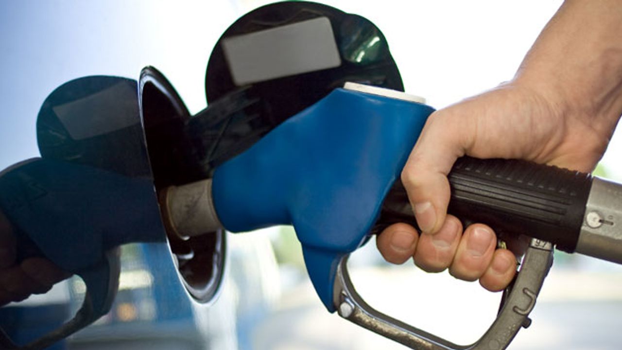 Benzine yine zam geldi: İşte 31 Ekim 2025 güncel akaryakıt fiyatları