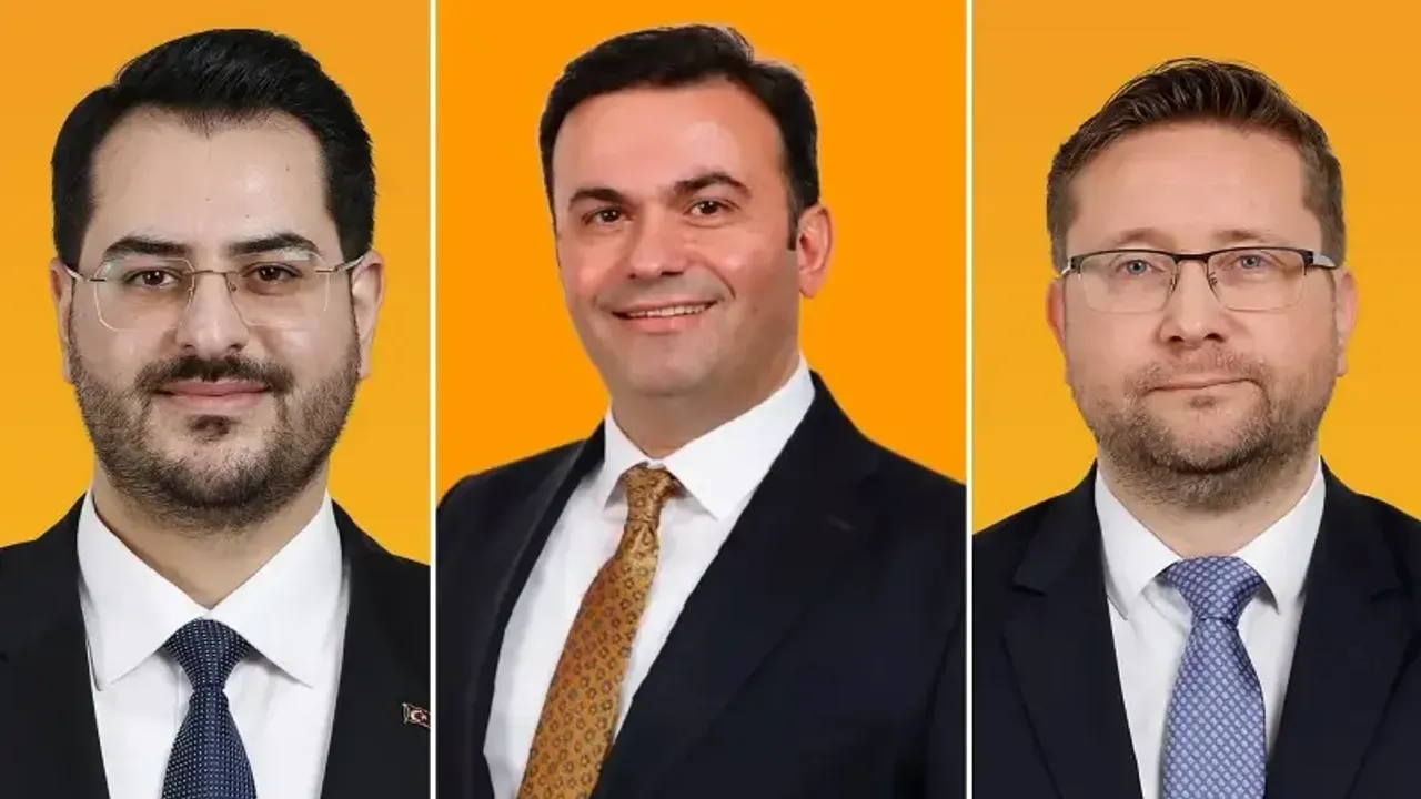 AK Parti İstanbul’da üç ilçe başkanı görevden alındı