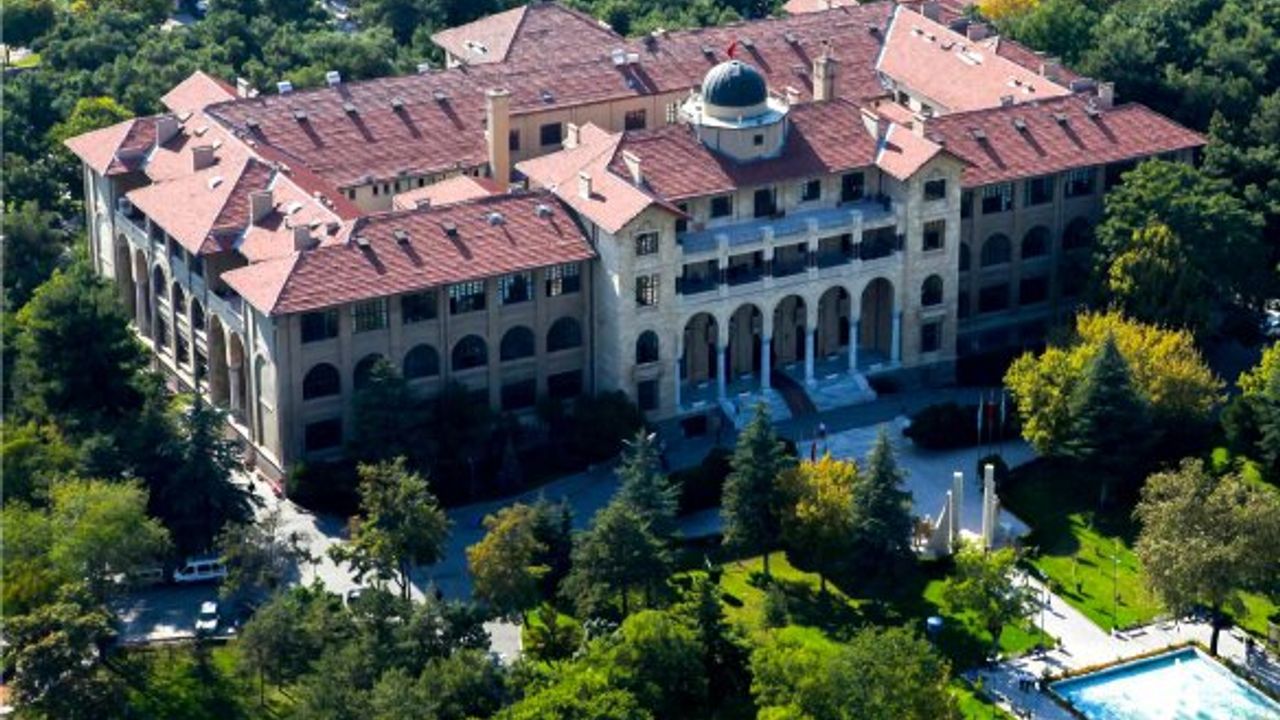 Gazi Üniversitesi Merkez Kütüphanesi sınav döneminde 7/24 açık olacak