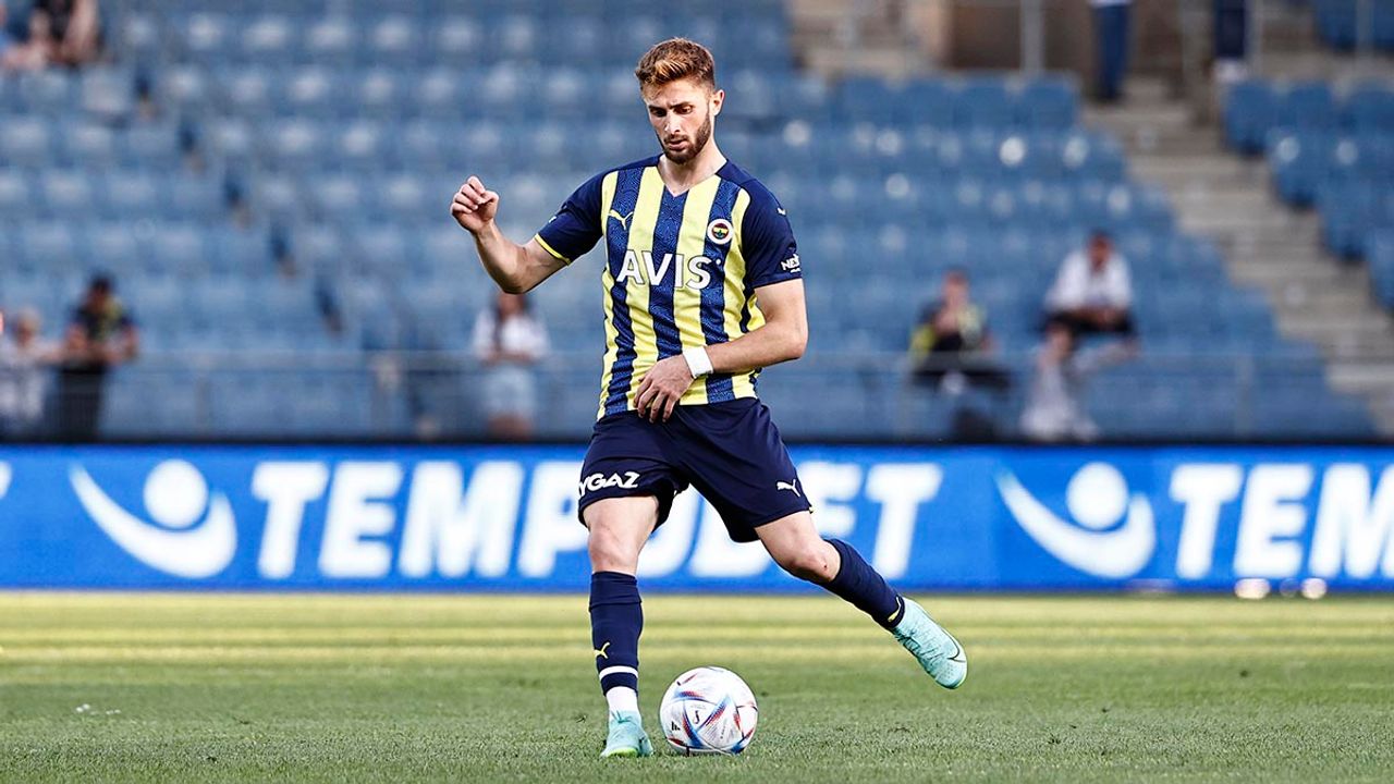 İngiliz devi Fenerbahçe’nin yıldızına talip oldu: İsmail Yüksek için resmi adımlar yolda!