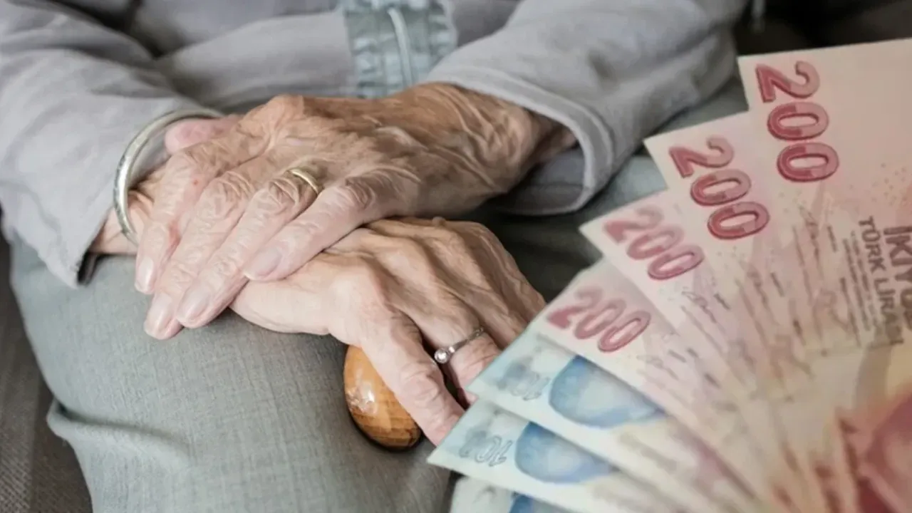En düşük emekli maaşı değişiyor: Kanun teklifi Meclis’e sunuldu
