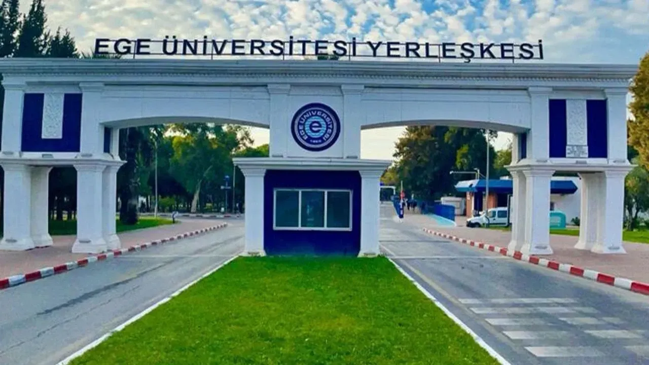 Ege Üniversitesi’nde stant krizi: 20’den fazla öğrenci gözaltına alındı