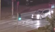 Ankara’da trafikte gülümseten anlar! Kazlar yaya geçidinden karşıya geçtiler