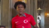 Neredeyse aklı çıkıyordu... CZN Burak'tan iShowSpeed'e çaydanlık şakası