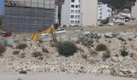 5 katlı binanın yıkımında korku dolu anlar kamerada: Enkazın altından son anda kurtuldu
