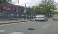 Ankara’da yaya geçidinde korkunç kaza! Otomobilin çarptığı iki kadın metrelerce savruldu!