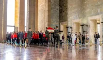 TMOK Başkanı Veli Ozan Çakır ve beraberindeki heyet Anıtkabir’i ziyaret etti