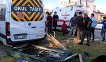Direksiyon başında rahatsızlandı, servis minibüsü refüje çıktı: 6 kişi yaralandı