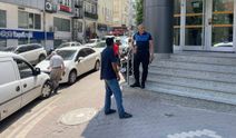 “Çocuğum hasta” diyerek dergi satmak istedi: Eşinin üzerine 2 araç kayıtlı çıktı!