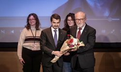 27. Uluslararası Ankara Tiyatro Festivali’nde “Onur Ödülü” Altan Erkekli'ye takdim edildi