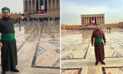 Sarıklı ve Cübbeli Vatandaşın Anıtkabir Ziyareti Ön Yargılara Meydan Okudu