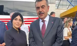 Adları yolsuzluk iddialarına karışmıştı: Bakan Tekin’in o fotoğrafı Meclis’te gündem oldu!