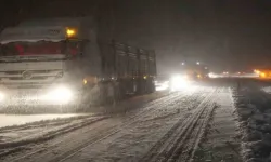 Konya'da yoğun kar yağışı! Yolda mahsur kalan 27 kişi kurtarıldı