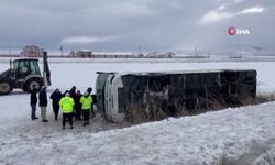 Kars'ta yolcu otobüsü devrildi: Çok sayıda yaralı var