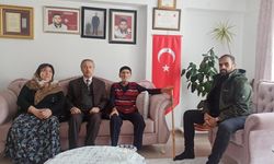 Kahramankazan Kaymakamı Parlar’dan şehit babasına ziyaret