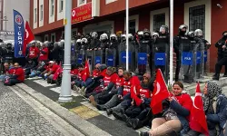 Ankara'ya yürümek isteyen Polonez işçilerine polis engeli