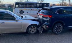 TOGG'a çarpan Mercedes adeta parçalandı