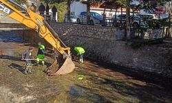 Çamlıdere'de dere yatağı ıslah çalışmaları devam ediyor