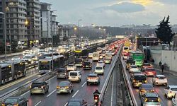 Meteoroloji Genel Müdürlüğü uyardı: İstanbul’da trafik yoğunluğu yüzde 80 arttı