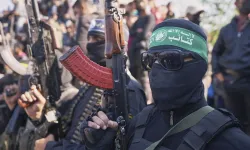 Hamas İsrailli iki esir Han Yunus’ta Kızılhaç’a teslim etti