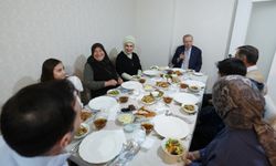 Cumhurbaşkanı Erdoğan Ankara’da Fidan ailesinin iftar sofrasına konuk oldu