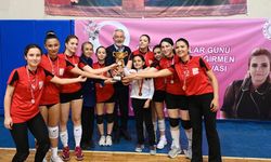 Mürüvvet Başdeğirmen Voleybol Turnuvası’nda zafer Parla’nın!