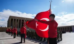 Ankara’da Çanakkale Zaferi’nin 110. yılı anıldı: Vasip Şahin Anıtkabir’de özel defteri imzaladı