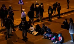 Ankara'da polis geçit vermiyor! 3 polis yaralandı