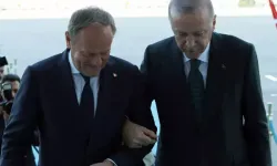 Polonya Başbakanı Tusk kırık ayakla Türkiye’ye geldi: Cumhurbaşkanı Erdoğan koluna girdi!