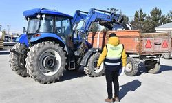 Ankara’da genç çiftçilere mısır silajı desteği devam ediyor