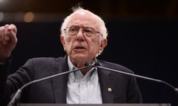 Bernie Sanders'tan Trump’a sert eleştiri: Zelenskiy’yi değil Putin’i destekliyor!