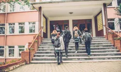 Lisede skandal: Öğrencilere dayatılan 18 maddelik liste krize yol açtı!