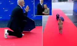 Tiran’da Sürpriz Karşılama: 2 Metrelik Başbakan Rama Meloni’ye Diz Çöktü!