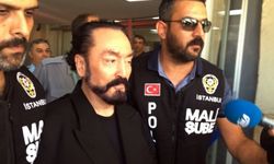 Adnan Oktar 2 suçtan beraat etti!