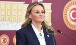 Seda Kaya Ösen CHP’ye Katılıyor: Rozetini Özgür Özel Takacak