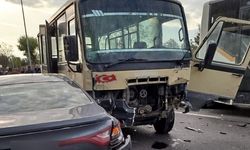 Ankara’da işçi servisi kırmızı ışıkta bekleyen araçlara çarptı: 14 yaralı