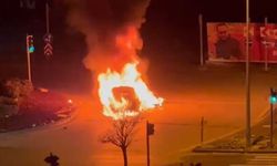 Ankara’da seyir halindeki otomobil alev alev yandı! O anlar kamerada