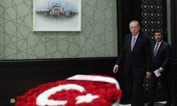 Bahçeli’den Kabine’ye anlamlı jest: Ay yıldızlı çiçek gönderdi