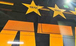 Galatasaray'ın takım  otobüsüne taşlı saldırı düzenlendi